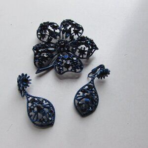 Vintage Midnight Blue Brooch Matching Earrings Petal Shape